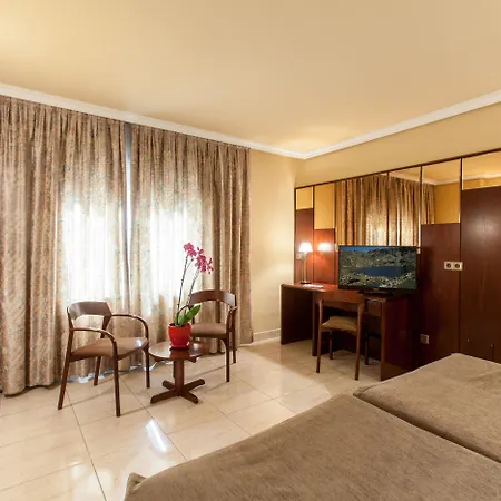 Yomo Imperial Hotel