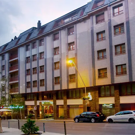 Yomo Imperial Hotel