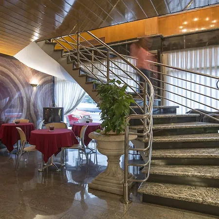 Yomo Imperial Hotel 3*