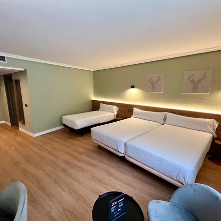 فندق Yomo Imperial Sant Julià de Lòria